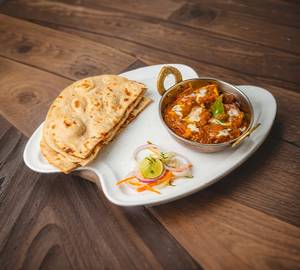 4 Tawa Roti And Paneer Masala