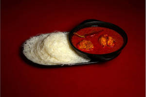 4 Idiyappam + Chicken Curry