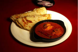 2 Parotta + Chicken Curry