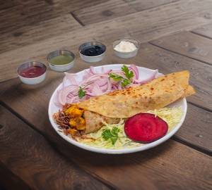 Peri chicken keema noodles cheese roll [1 piece]