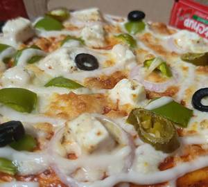 Makhani paneer pizza