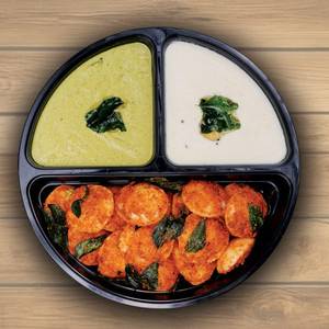 Mini Podi Idlis With Chutney