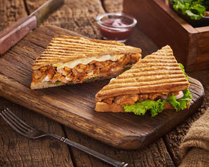 Chicken Tikka Wheat Sandwich [36g Protein, 487 Kcal]