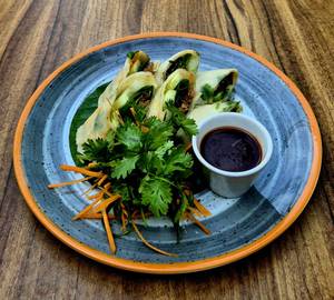 Cilantro Flavoured Duck Spring Roll