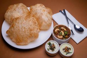 Poori With Kheema Curry