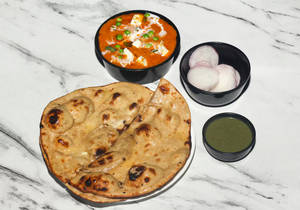 Paneer Kali Mirch+2 Tandoori Roti/Naan/4 Tawa Roti+Salad