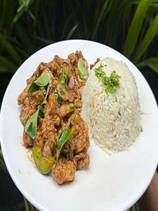 Basil Chilli Gobi With Butter Garlic Rice Combo