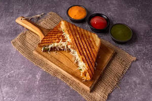 Grilled veg cheese sandwich
