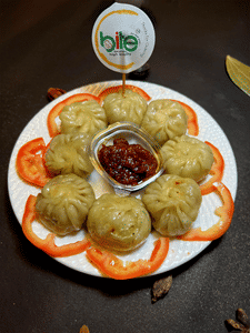 Veg Steamed Momos [8 Pcs] [Serves 1-2]