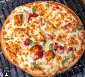 Spicy Paneer Pizza