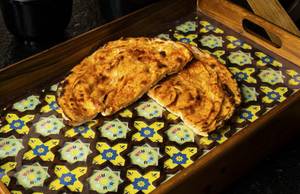 Lal Mirch Ka Parantha