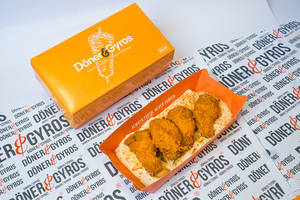 Zatar Chicken Wings & Hummus