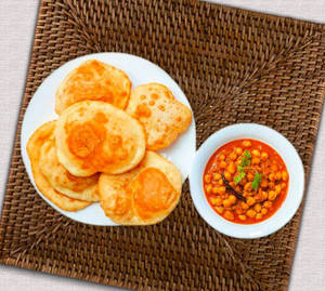 Chole With Poori