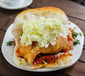 Cheese Garlic Samosa Pav
