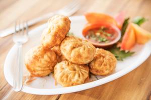 Vegetable Fried Momos [8 Pieces]