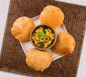 Amritsari Poori Aloo