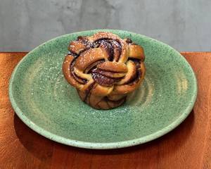 Dark Chocolate & Cinnamon Babka Knots