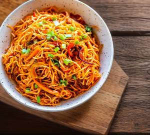 Schezwan Noodles (Chowmein)