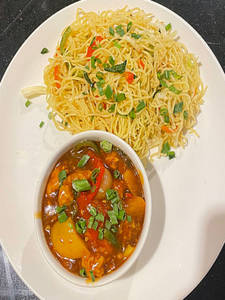 Chilli Chicken Gravy Veg Hakka Noodles Combo