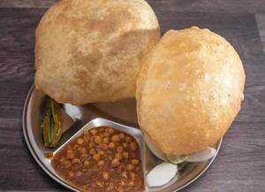 Chole Bhature [2 Bhature]