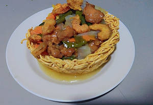 Mixed Deluxe Basket Noodles