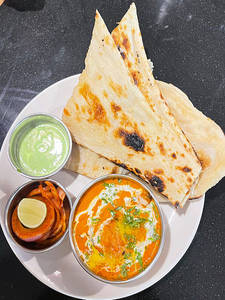 Paneer Butter Masala Butter Naan Combo