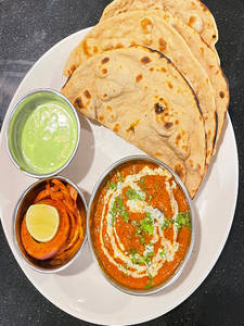 Murgh Tikka Lababdar Tandoori Roti Butter Combo