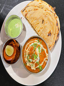 Kadhai Paneer Lachha Paratha Combo