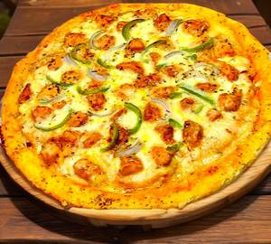 Chicken makhani pizza