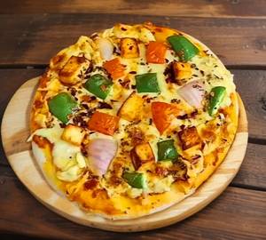Onion Capsicum Paneer Pizza
