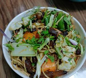 Smoked pork noodles