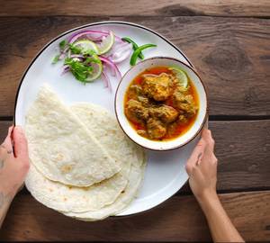 Plain Roti With Chicken Curry(4 Roti + Full Chicken)(4 Piece)