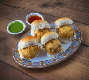 Classic Vada Pav (2Pcs)