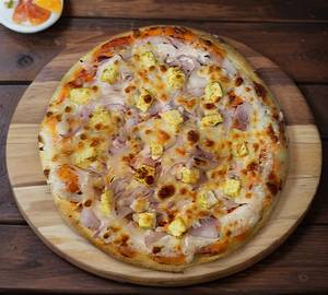 Cheese paneer and onion pizza