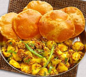 5 poori with sabji