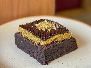Pistachio Kunafa Brownie