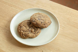 Choco Chip & Walnut Cookie