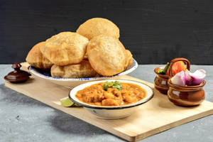 Bedmi Poori Subzi