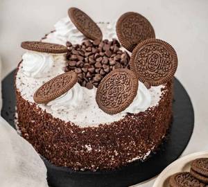 Eggless Oreo Cake