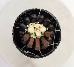 Divine Treat Cake [500 Grams]