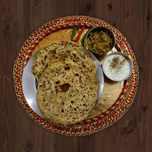 Paneer paratha [1 pcs]  + pickle