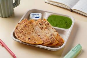 Chicken Paratha With Green Chutney and Butter