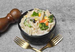 White Sauce Pasta