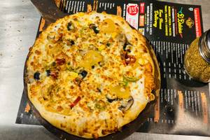 Paneer Deluxe Pizza