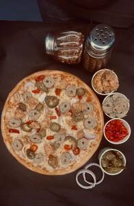 Exotic Chicken Pizza