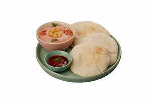 Beetroot Hummus & Pita Bread