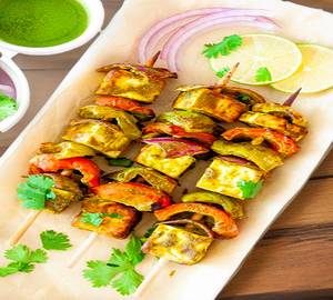 Kandhari-E-Zaika Paneer Tikka