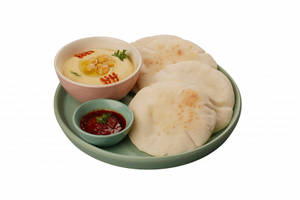Traditional Hummus & Pita Bread