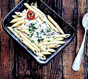 White sauce pasta