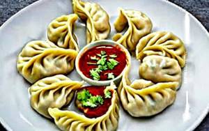 Spicy chicken momos [half]